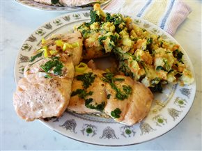 Opekaný losos so zemiakovo-zeleninovo-špenátovou kašou